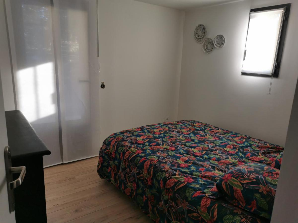 Gite 2 Chambres Avec Piscine Sernhac Esterno foto
