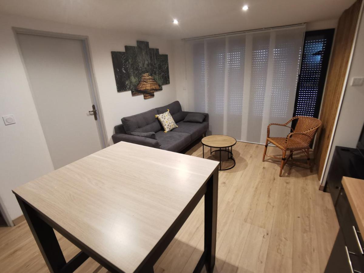 Gite 2 Chambres Avec Piscine Sernhac Esterno foto